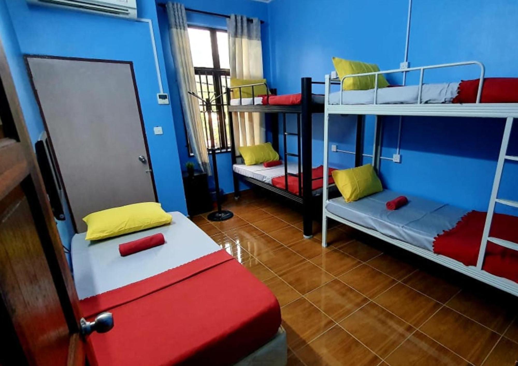 Shoplot Hostel Pangkor Kampong Pasir Bogak Dış mekan fotoğraf